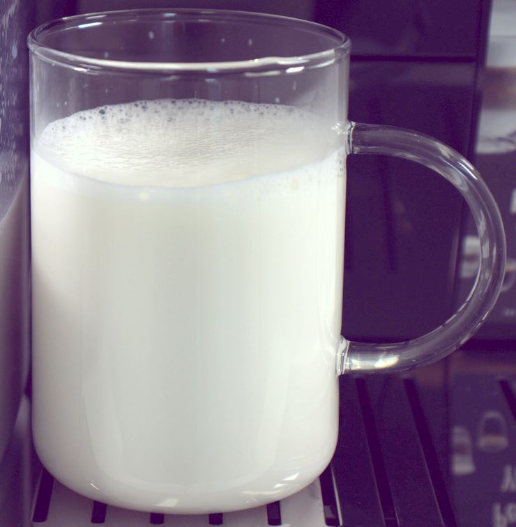 Heiße Milch – Kaffeevollautomaten-Guide